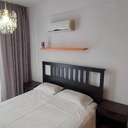 Lägenhet 1 Bedroom In Center Larnaca